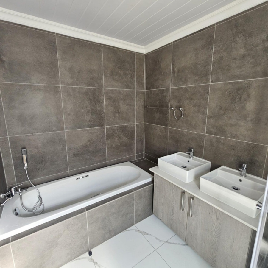 To Let 3 Bedroom Property for Rent in Cashan North West